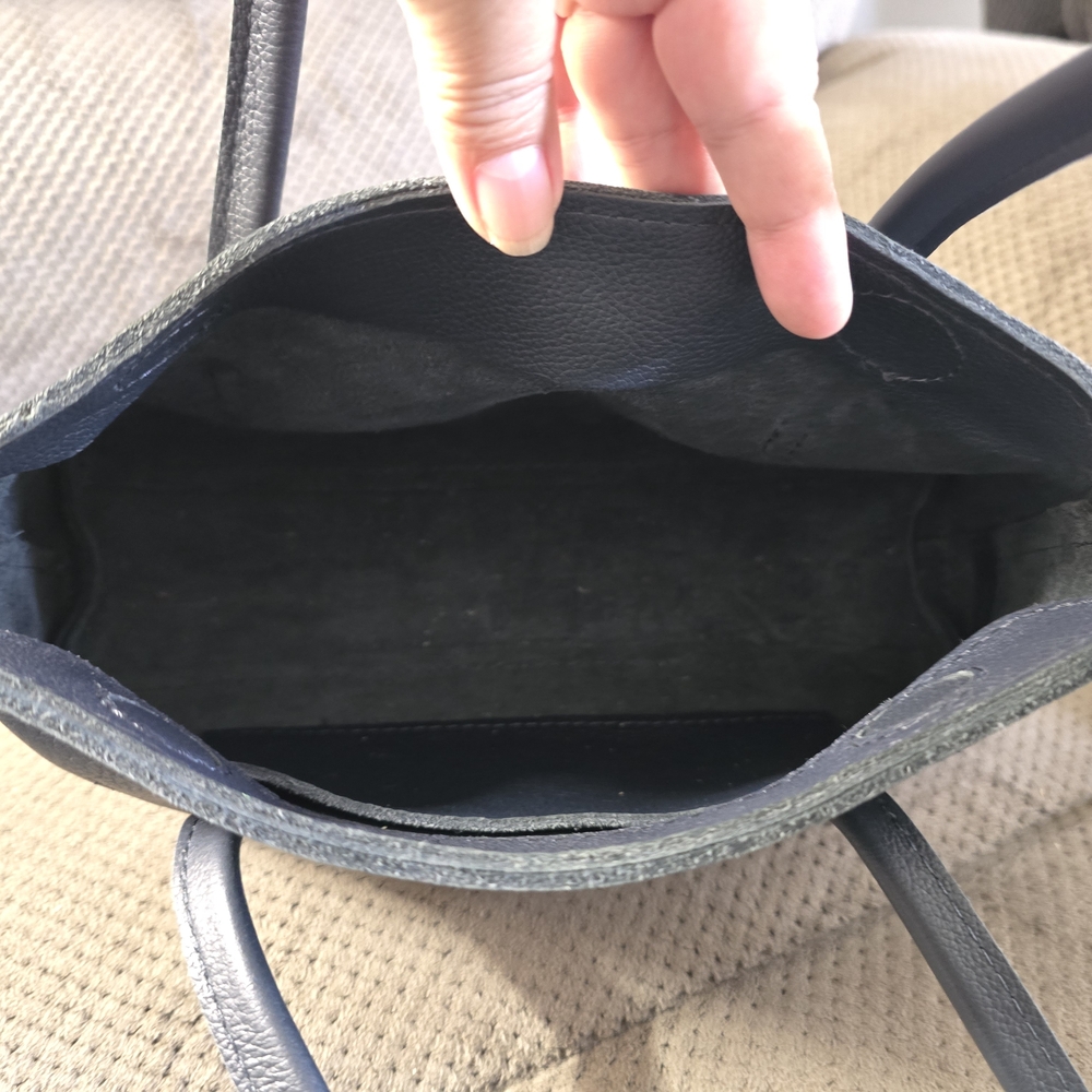 Chic Navy Blue Leather Shoulder Bag - Picture 4 of 7